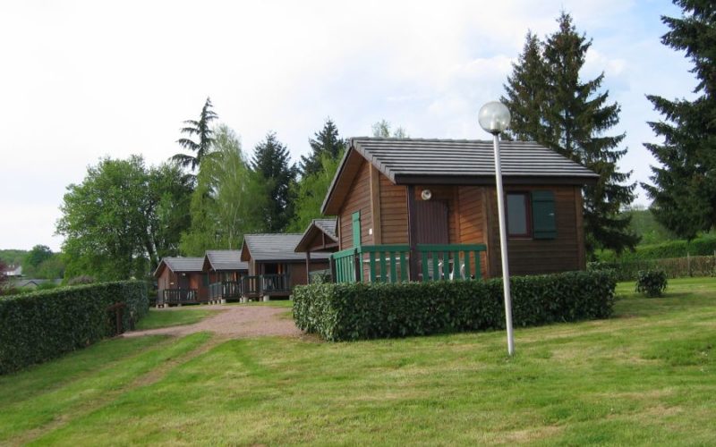 chaletscampingjpg##Chalets du camping des Prés de la Ville ##ADT 58##