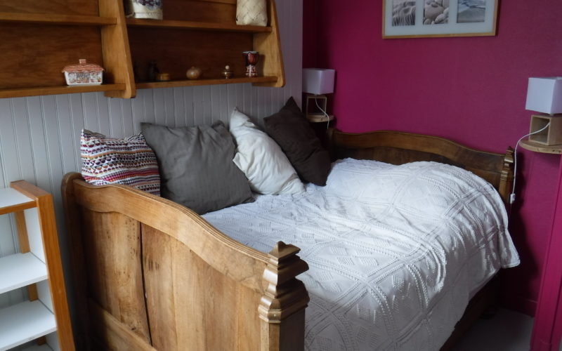 DSCF3467JPG##Petite chambre pour un adulte ou deux enfants##lit de 120 X 185##