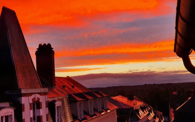 2-CHENE-VUE-EXT-DEPUIS-BALCON-SOLEIL-COUCHANT-gite-larbrenville-la-charite-sur-loire-nievre-loire-credits-nathalie-civard