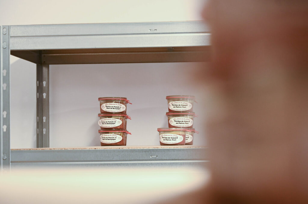 Vue sur les terrines dans l'atelier