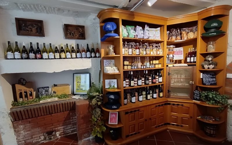 Boutique-epicerie-finejpg##Boutique épicerie fine##La Cave Voûtée - Domaine Les chaumes## Boutique-epicerie-finejpg##Boutique épicerie fine##La Cave Voûtée - Domaine Les chaumes##