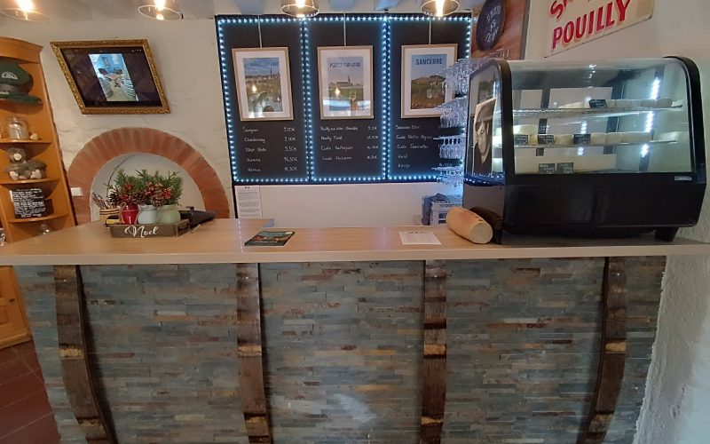 Lumiere-bleue-service-en-coursjpg##Lumière bleue service en cours##La Cave Voûtée - Domaine Les Chaumes## Lumiere-bleue-service-en-coursjpg##Lumière bleue service en cours##La Cave Voûtée - Domaine Les Chaumes##