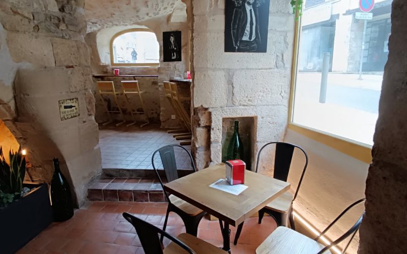 Salle-fraicheurjpg##Salle fraîcheur##La Cave Voûtée - Domaine Les Chaumes ## Salle-fraicheurjpg##Salle fraîcheur##La Cave Voûtée - Domaine Les Chaumes ##